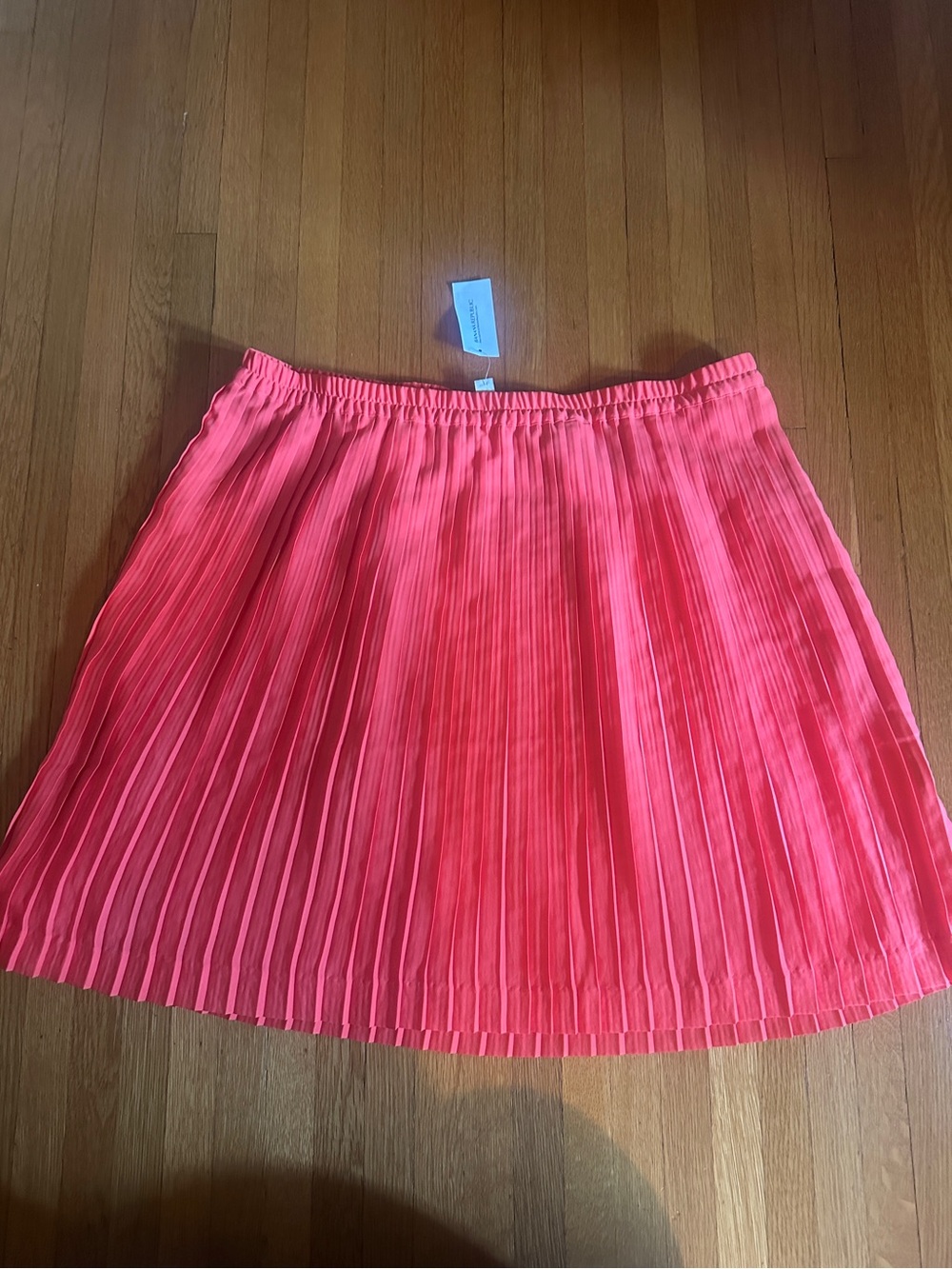Banana Republic Fall 2012 Orange  pleated knee-length skirt, Size XL, NWT